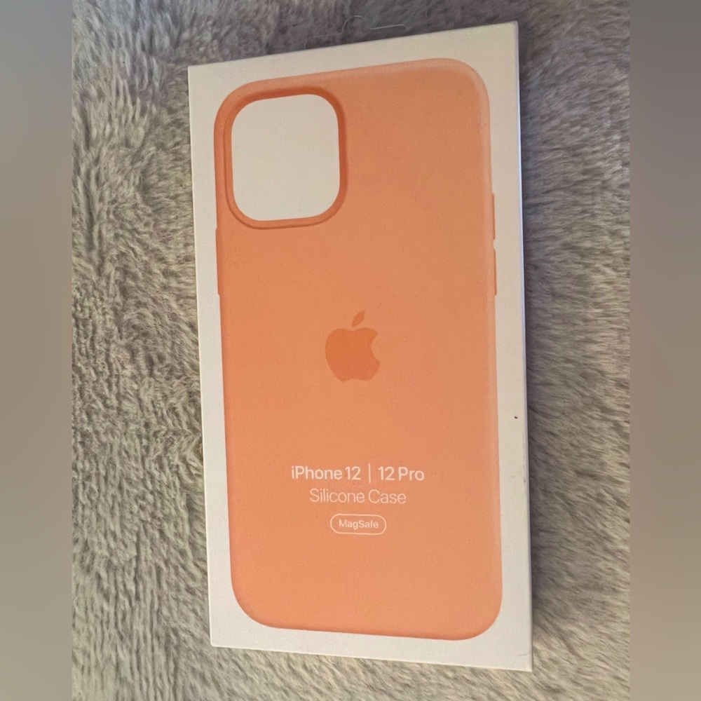 New in box - Apple iPhone 12 | 12 Pro Silicone Case with MagSafe - Cantaloupe